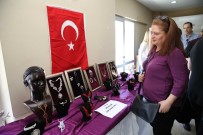 KARŞIYAKA BELEDİYESİ - Anneler Yaptı, Kızları Tanıttı