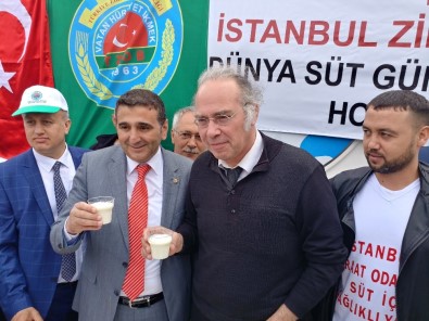 Bakırköy Meydanı'nda 30 Tonluk Tankerle Sıcak Süt Dağıtıldı