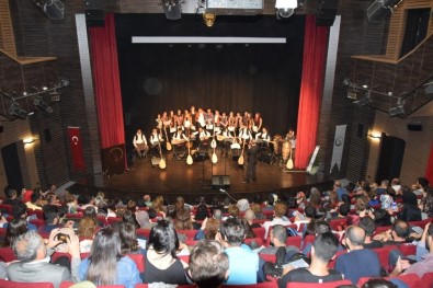 Düzce Üniversitesi'nde Türk Halk Müziği Konseri Gerçekleştirildi