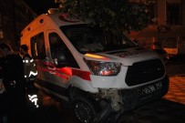 Elazığ'da Ambulans İle Otomobil Çarpıştı Açıklaması 2 Yaralı
