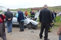 KıRıKKALE ÜNIVERSITESI - Kırıkkale'de Trafik Kazası Açıklaması 1 Ölü, 2 Yaralı