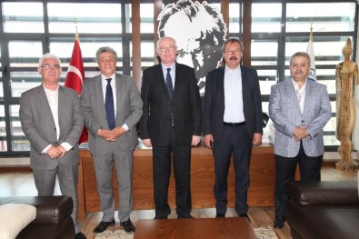 Milletvekili Mustafa Balbay Başkan Kurt'u Ziyaret Etti