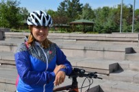 Muhasebeci Ayşe Elidemir, Kırıkkale'ye Bisikleti Sevdirmeye Çalışıyor