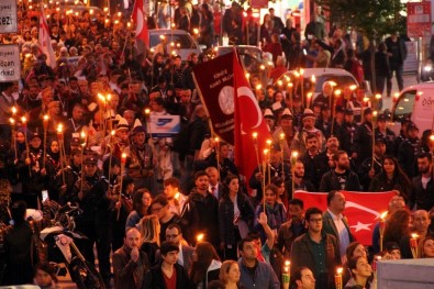 Samsun'da 3 Bin Kişilik Fener Alayı Yürüyüşü