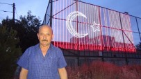 DÜNYA REKORU - Şehitler Anısına 60 Metrekarelik Dijital Türk Bayrağı