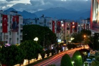 ONUR AKIN - Tekelioğlu Caddesi Türk Bayrakları Ve Atatürk Posteriyle Donatıldı