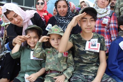 Üç Yetimden Babalarına Asker Selamı