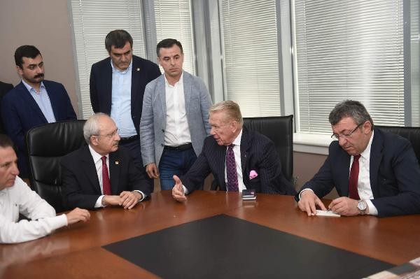 Yılmaz Özdil, Kılıçaroğlu'na gözükmedi