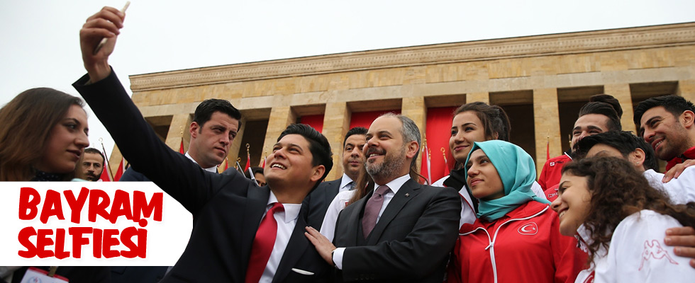 Gençler Ata'nın huzurunda