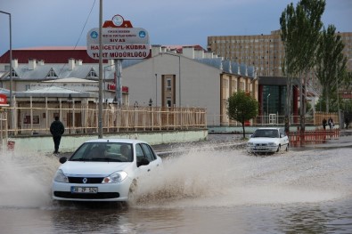 Sivas'ta Şiddetli Yağış