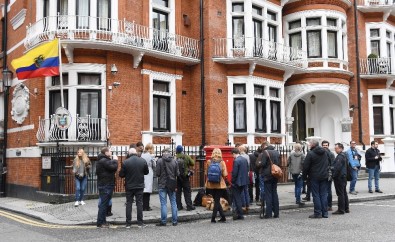 Wikileaks Kurucusu Assange'ın Tecavüz Soruşturması Kapatıldı