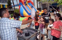 ŞİŞME OYUN PARKI - Yılın Yorgunluğunu 'Bahar Şenliği'Nde Attılar