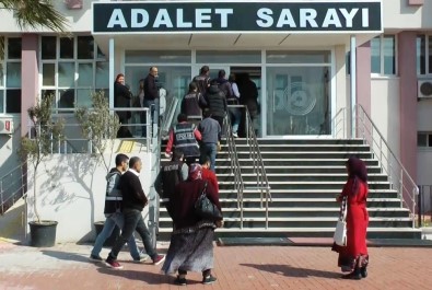 Balıkesir'de İnsan Kaçakçıları Tutuklandı