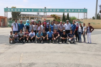 Balıkesirli Öğrencilerden Akçakale'ye Anlamlı Ziyaret