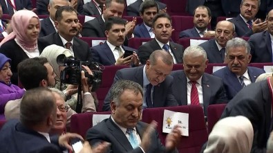 Cumhurbaşkanı Erdoğan AK Parti'ye Resmen Üye Oldu