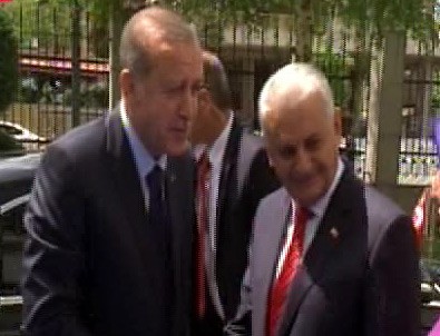 Cumhurbaşkanı Erdoğan 979 gün sonra AK Parti'de