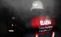 Elazığ'da Kullanılmayan Ev Yandı