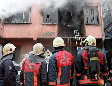 İstanbul'da plastik imalathanesinde yangın