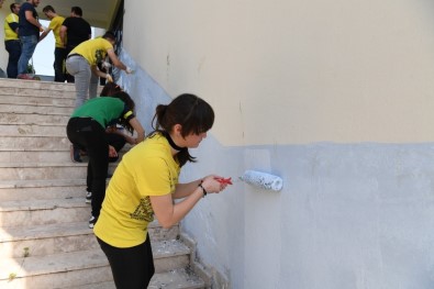 Konyaaltı Kent Gönüllüleri'nden Okullara Destek