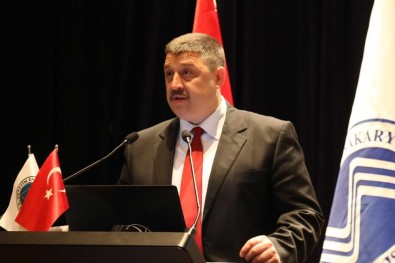 SAÜ İşletme Fakültesi'nde 'Gelecek Zirvesi' Yapıldı