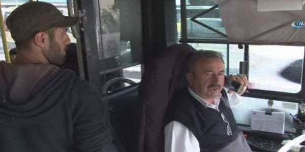 Halk otobüsünde '1 Mayıs' gerginliği!