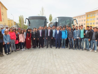 Alparslan'ın Diyarında Yaşayan 80 Öğrenci, Fatih'in Diyarını Görmek İçin Yola Çıktılar