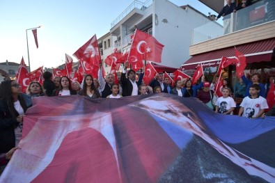 Foça'dan 'Biz Atatürk Gençleriyiz' Haykırışı
