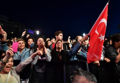 İzmir Gençlik Festivali'nde Bayram Sevinci Yaşadılar