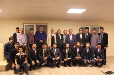Konya'da Üniversite Öğrencilerinin Mezuniyet Sevinci