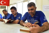 DOSTOYEVSKİ - Mozart Dinleyip, Dostoyevski Okuyan İşçiler