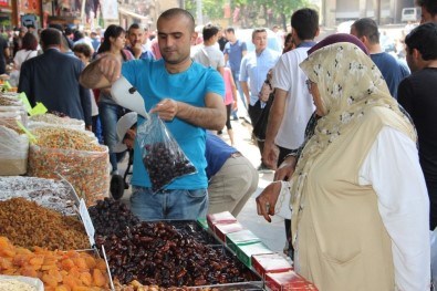 Şanlıurfa'da Hurma Tezgahtaki Yerini Aldı