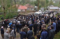 YÜKSEKOVA DEVLET HASTANESİ - Yüksekova'da Yıldırım Düştü Açıklaması 1 Ölü