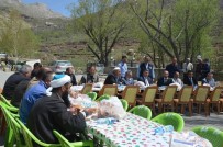 ULAŞ AKHAN - Ağrı'da Tarihi Türbede  Çorba İkramı