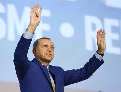 Recep Tayyip Erdoğan yeniden AK Parti'nin Genel Başkanı
