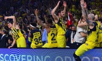 İLKER AYCI - Fenerbahçe, Şampiyonluk Kupasını Aldı