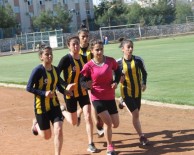 TÜRKİYE ATLETİZM FEDERASYONU - Kadın Sporcuların Azmi Parasızlığı Yendi
