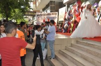 DAVUL ZURNA - Rus Mankenler Diyarbakır'ı Salladı