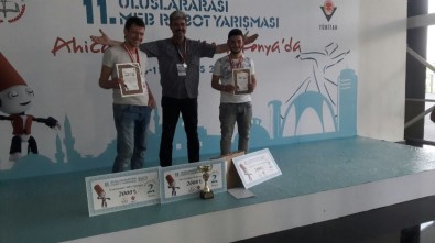 ADÜ'lü Gençler Robot Yarışmasında Türkiye 2.'Si Oldu