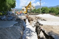 ŞEBEKE HATTI - Alanya Oba'da Kanalizasyon Seferberliği