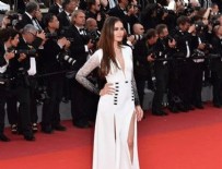 FAHRİYE EVCEN - Fahriye Evcen kırmızı halıda önemsenmedi