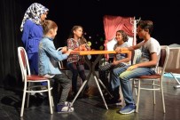 ADİLE NAŞİT - Müzik Akademisi Kursiyerlerinin Tiyatro Heyecanı