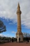 YENI CAMI - Proje Değişikliği Minareyi Öksüz Bıraktı