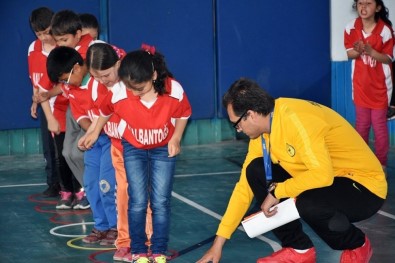 Tosya'da İlkokullar Arası Fiziksel Etkinlik Oyunları Yarışması Yapıldı