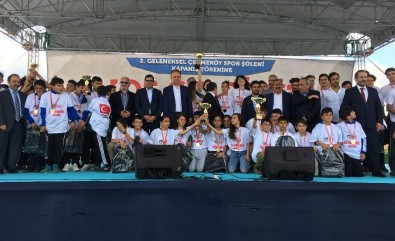 2'Nci Geleneksel Çekmeköy Spor Şöleni Kapanış Töreni Gerçekleştirildi
