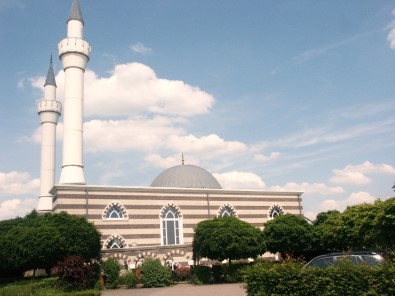 'Belçika'da Camiye Gidenler Fişleniyor'