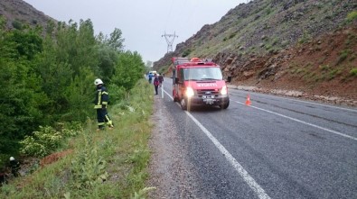 Otomobil Uçuruma Yuvarlandı Açıklaması 5 Yaralı