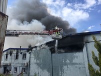 Uşak'taki Fabrika Yangını Söndürüldü