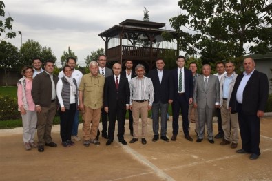 Vali Demirtaş, Turunçgil Üreticileriyle Bir Araya Geldi