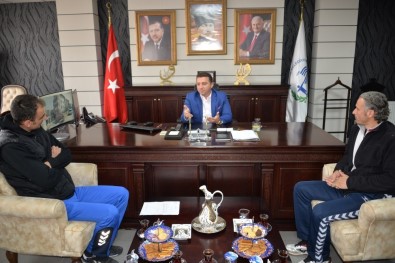 Başkan Bakıcı Türkiye Dart Şampiyonası'na Katılacak Sporculara Başarılar Diledi