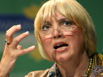 Claudia Roth Türkiye'yi Suçladı